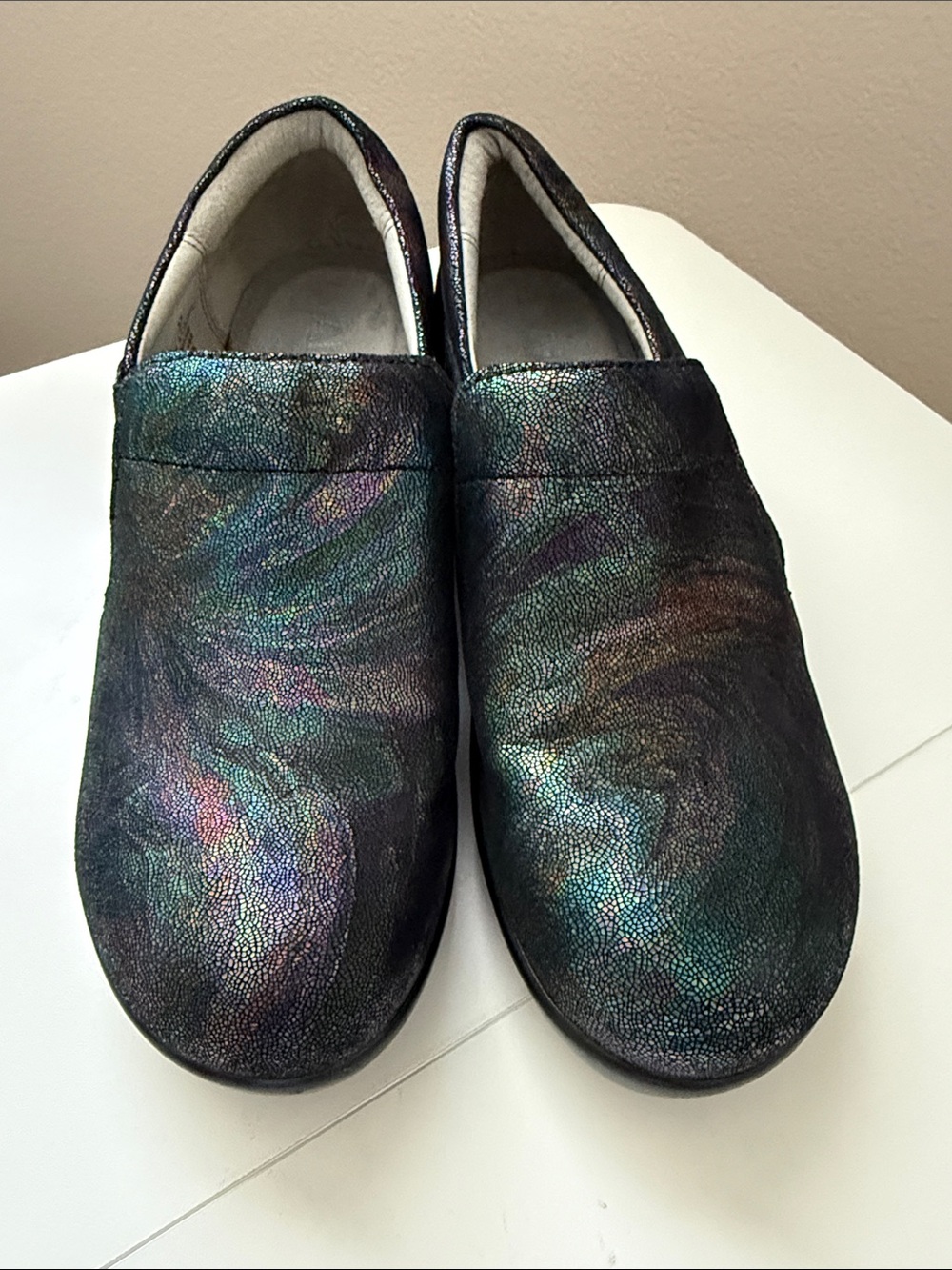 Alegria Debra Slickery Patent Iridescent Clogs Nursing Shoes 37